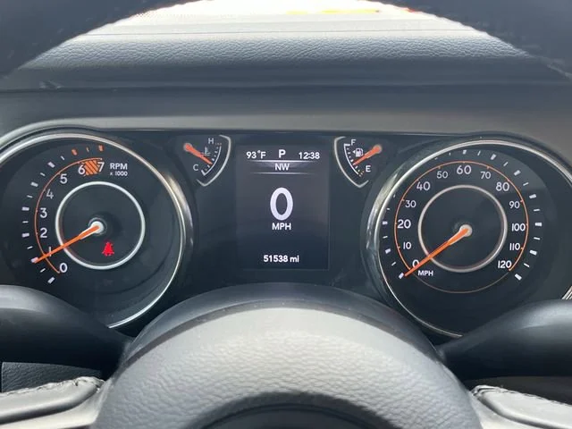 Used 2019  Jeep Sport S image 34