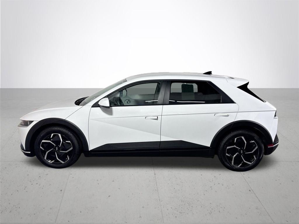 Used 2023 White Hyundai SEL image 9
