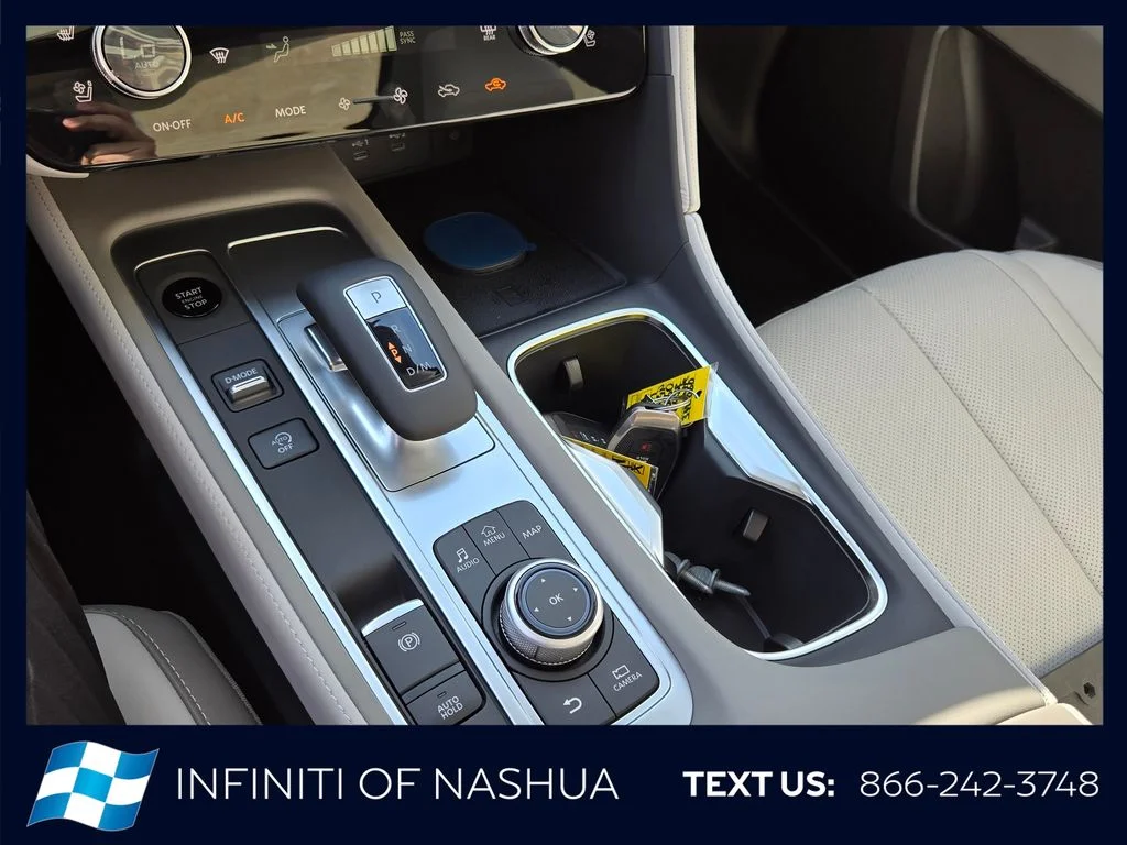 New 2027 RADIANT WHITE INFINITI Luxe AWD image 25