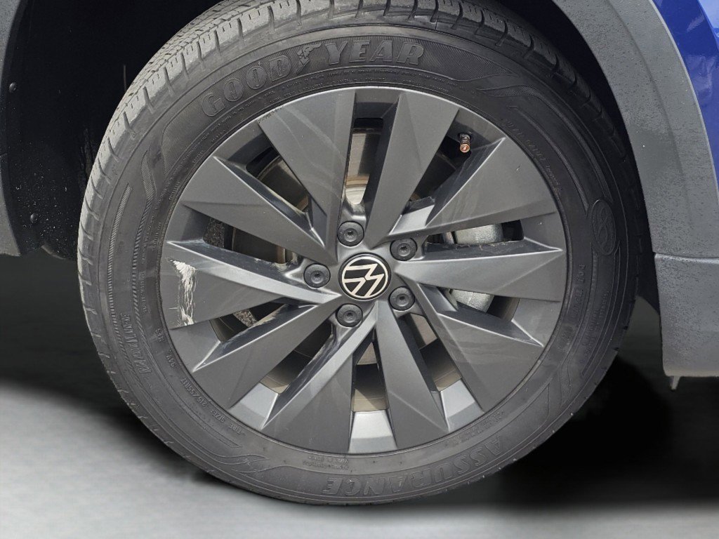 Used 2023 Blue Metallic Volkswagen 1.5T S image 16