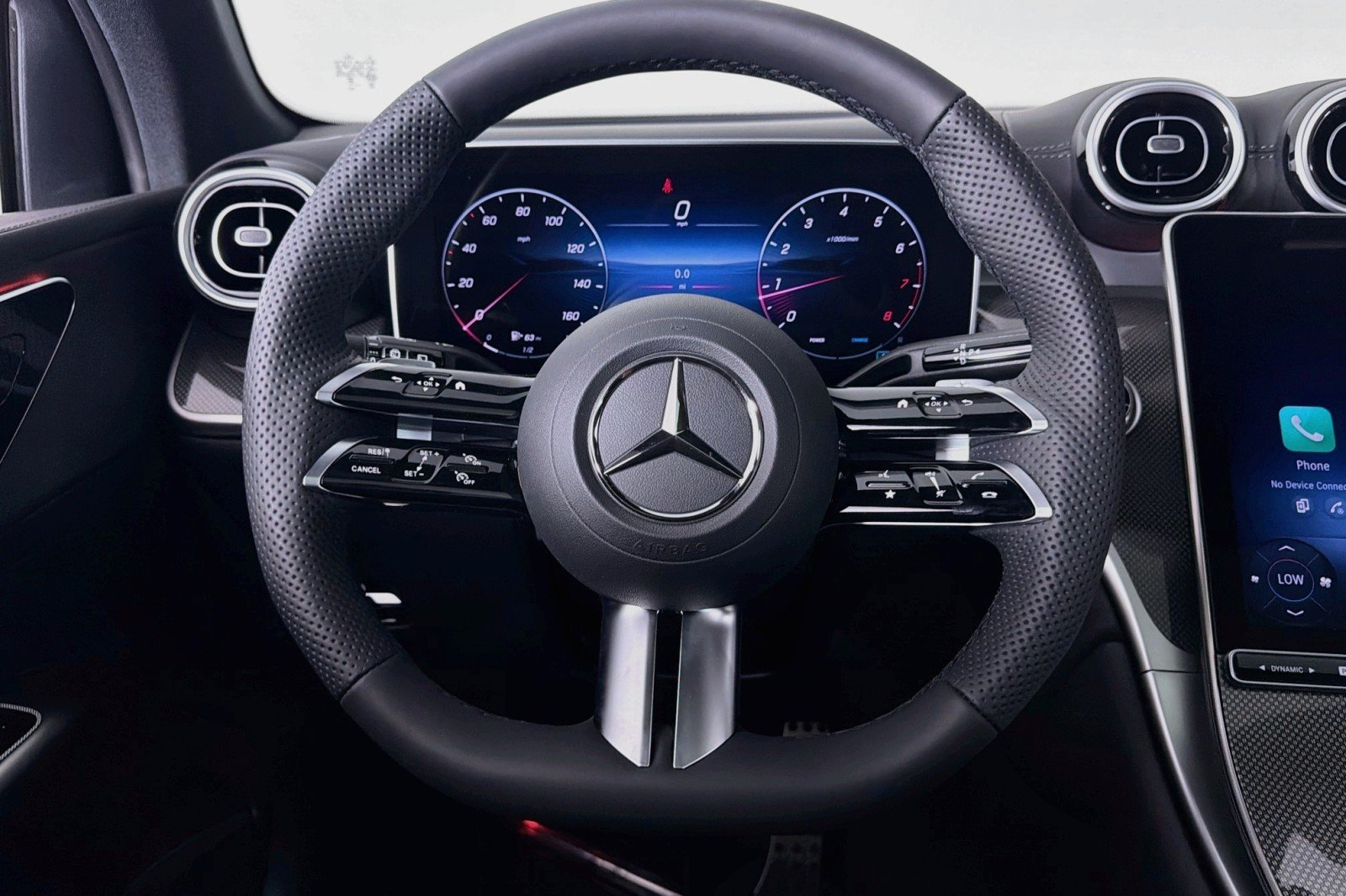New 2026 MANUFAKTUR Patagonia Red Metallic Mercedes-Benz GLC 300 4MATIC® SUV image 17
