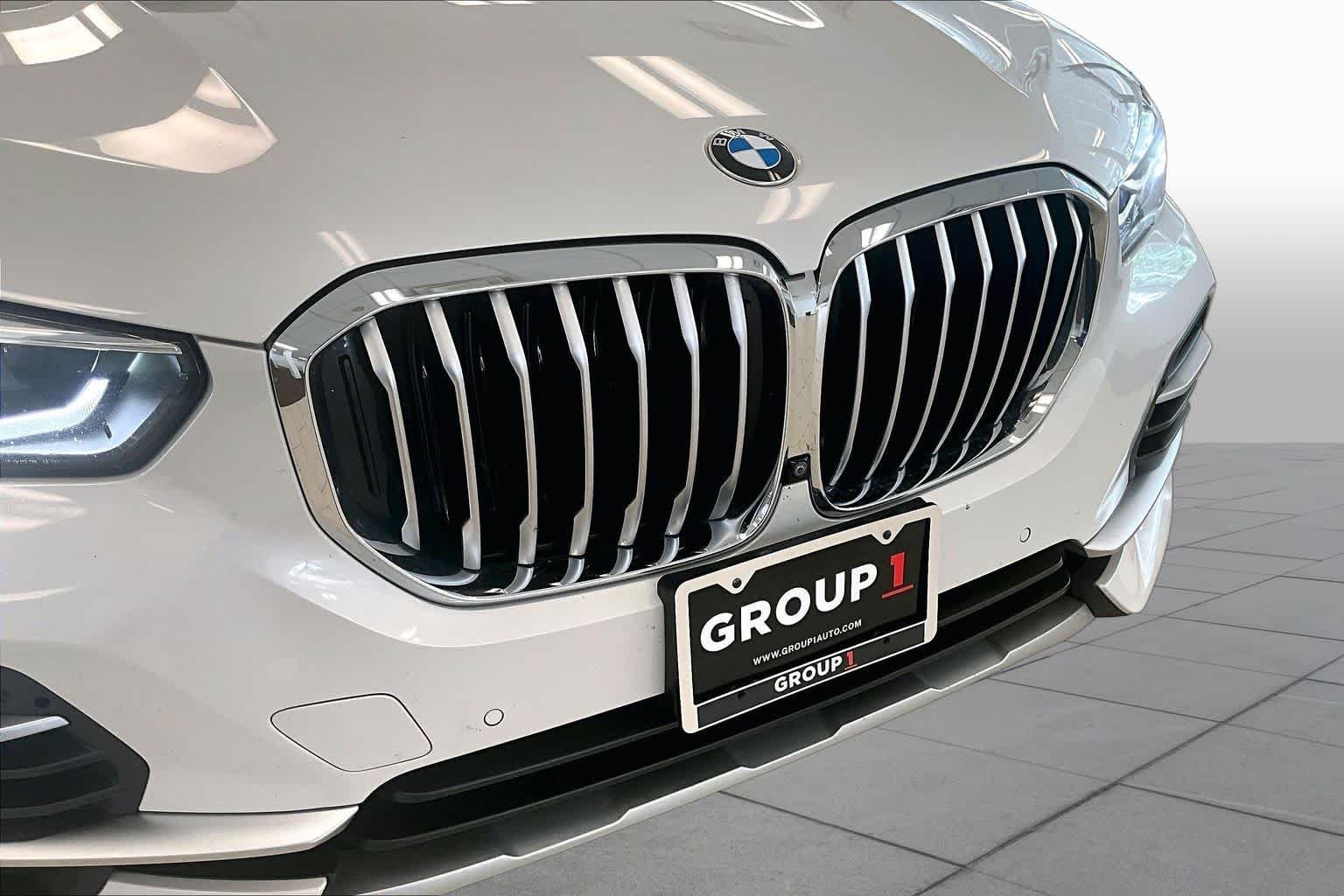 Used 2023 Mineral White Metallic BMW sDrive40i image 28