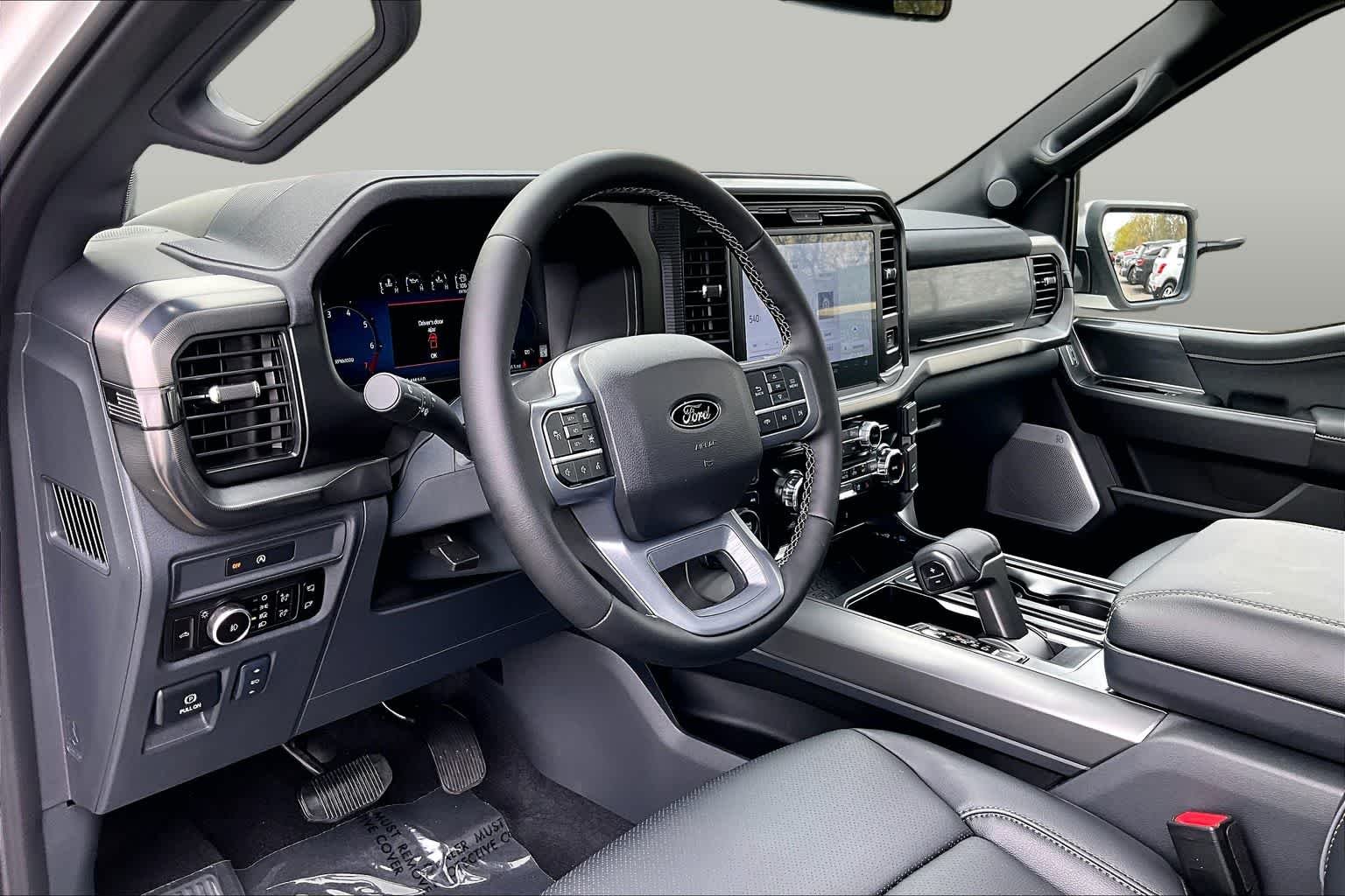 Used 2025 Star White Metallic Tri-Coat Ford LARIAT image 17