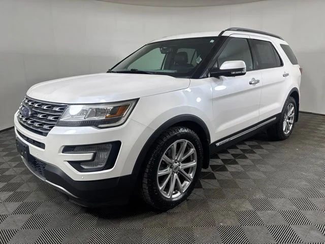Used 2017 White Ford Limited image 8