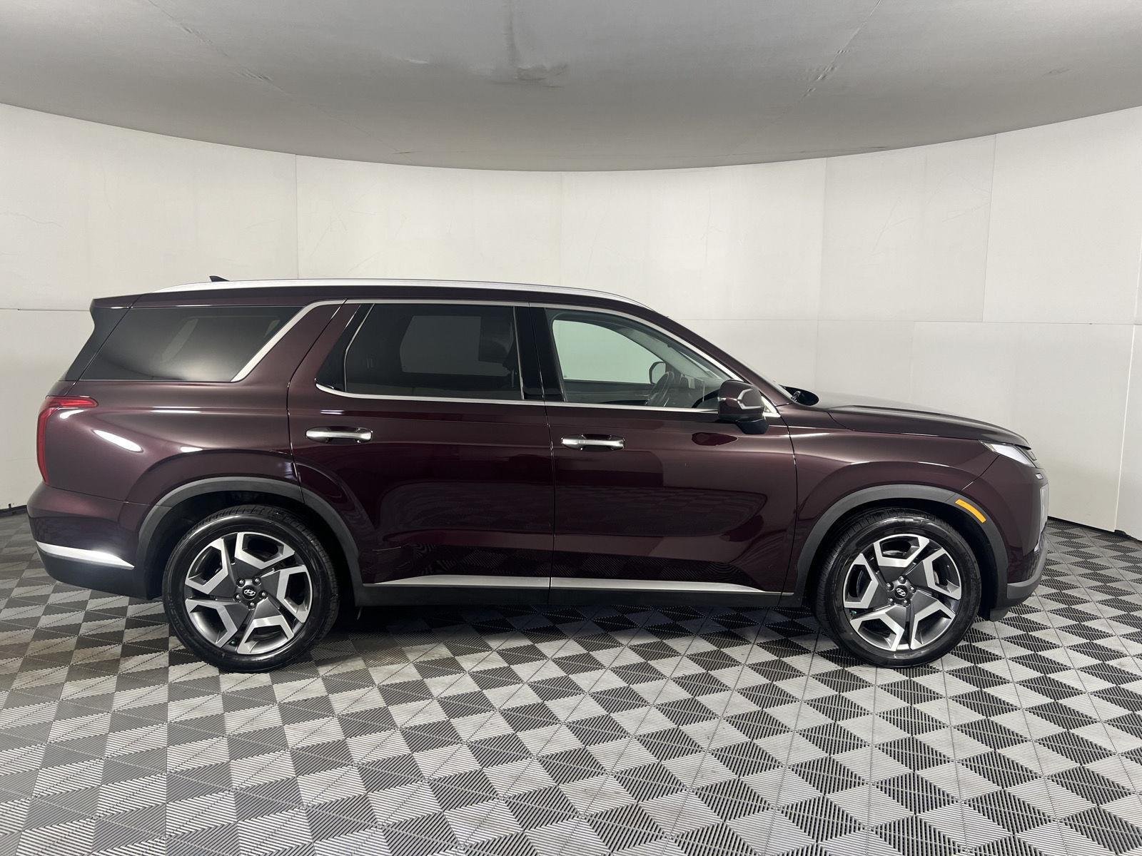 Used 2023 Sierra Burgundy Hyundai Limited image 21