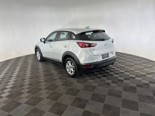 Used 2016 White Mazda Touring image 7