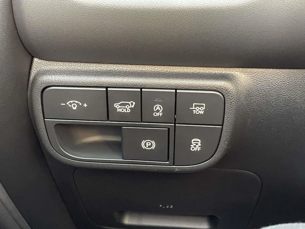 New 2026 White Hyundai SEL Premium image 20