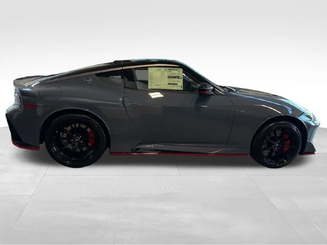 New 2027 Stealth Gray/Super Black Nissan NISMO image 8