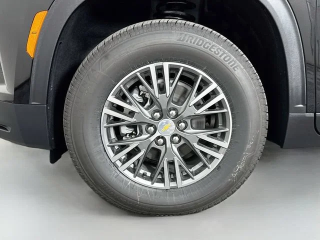 New 2027 Mosaic Black Metallic Chevrolet LT image 31