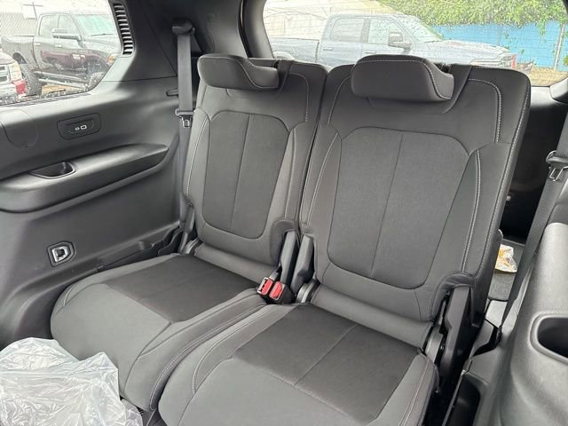 New 2026 Bright White Clear-Coat Exterior Paint Jeep Laredo X image 11
