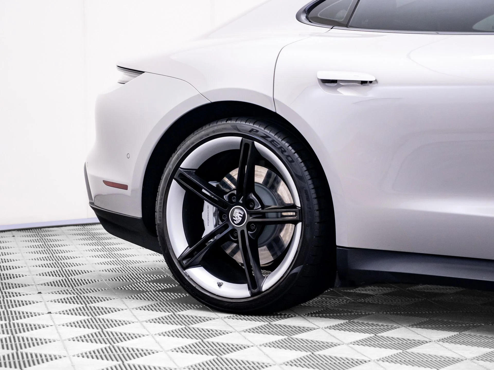 Certified Used 2021  Porsche 4S image 35