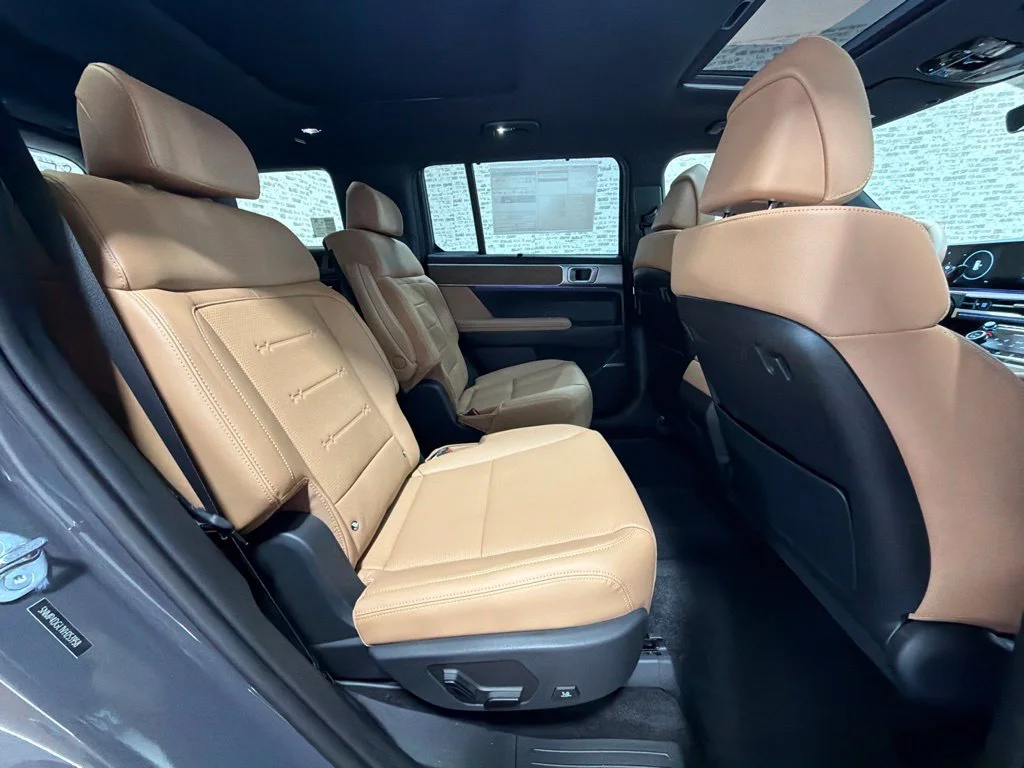 New 2027 Ecotronic Gray Hyundai Limited image 13