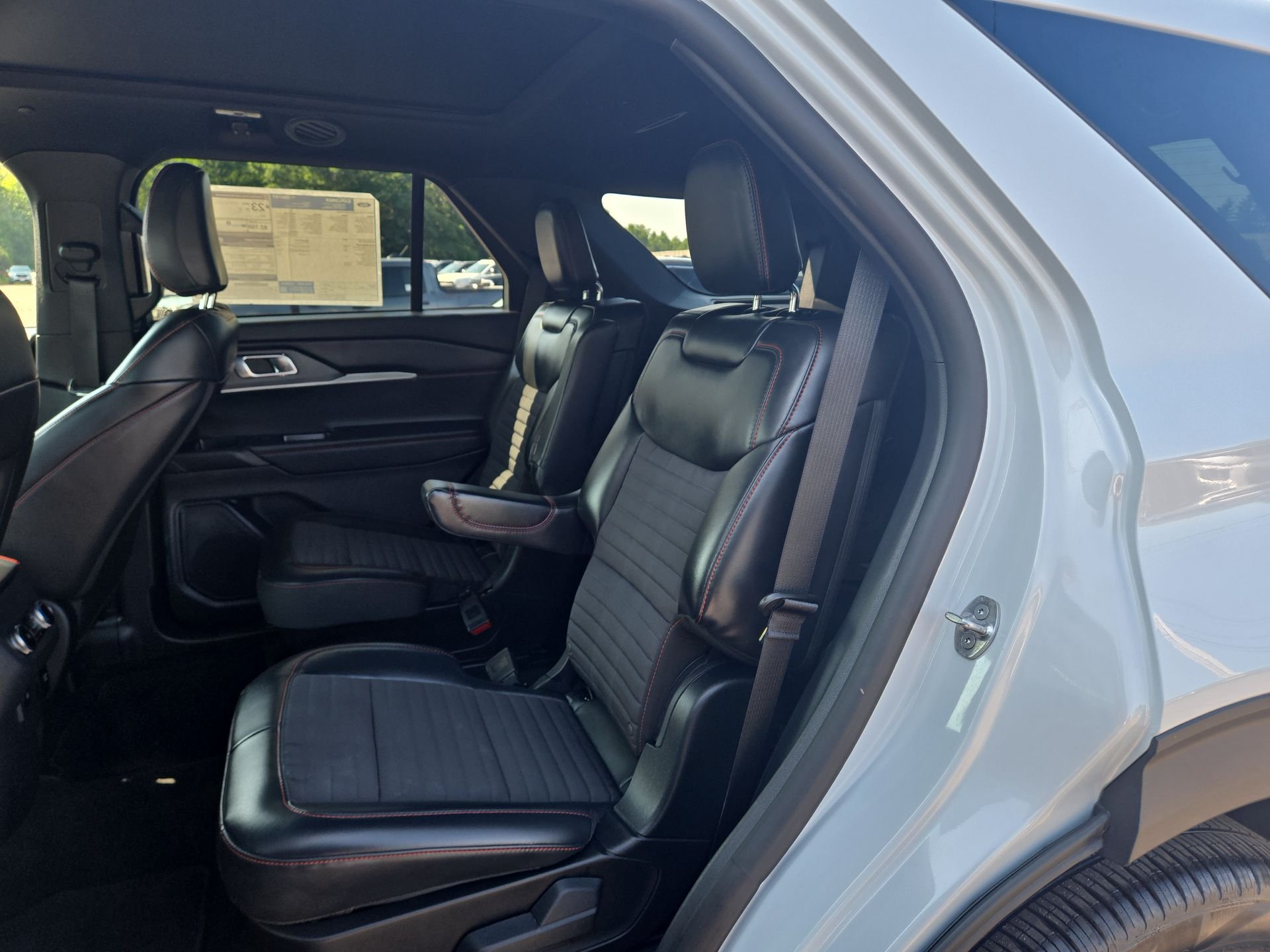 New 2026 Space White Metallic Ford ST-Line image 4