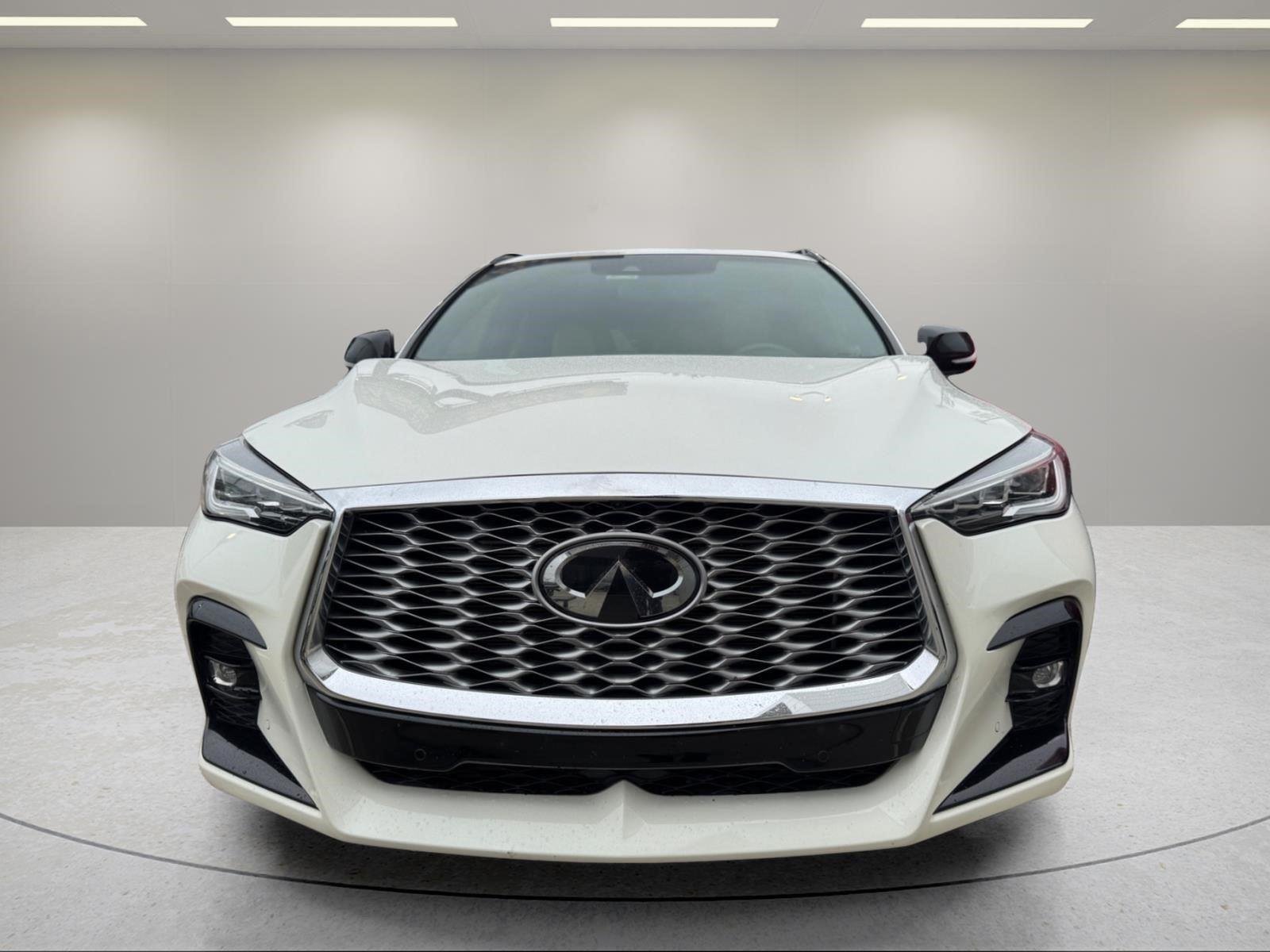 Used 2023 Majestic White INFINITI ESSENTIAL image 2