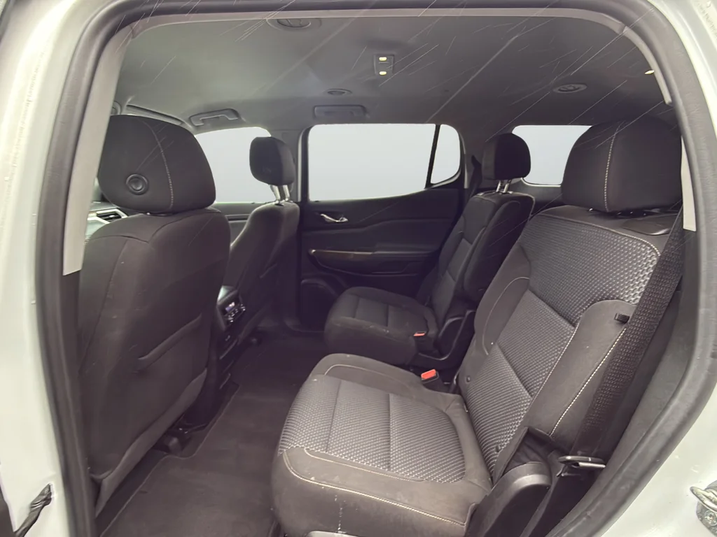 Used 2020 White GMC SLE image 27