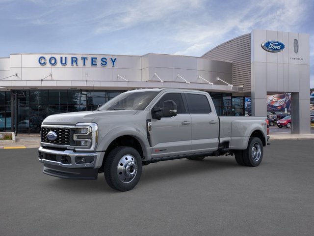 2026 Ford Super Duty F-450 DRW F-450® Lariat®
