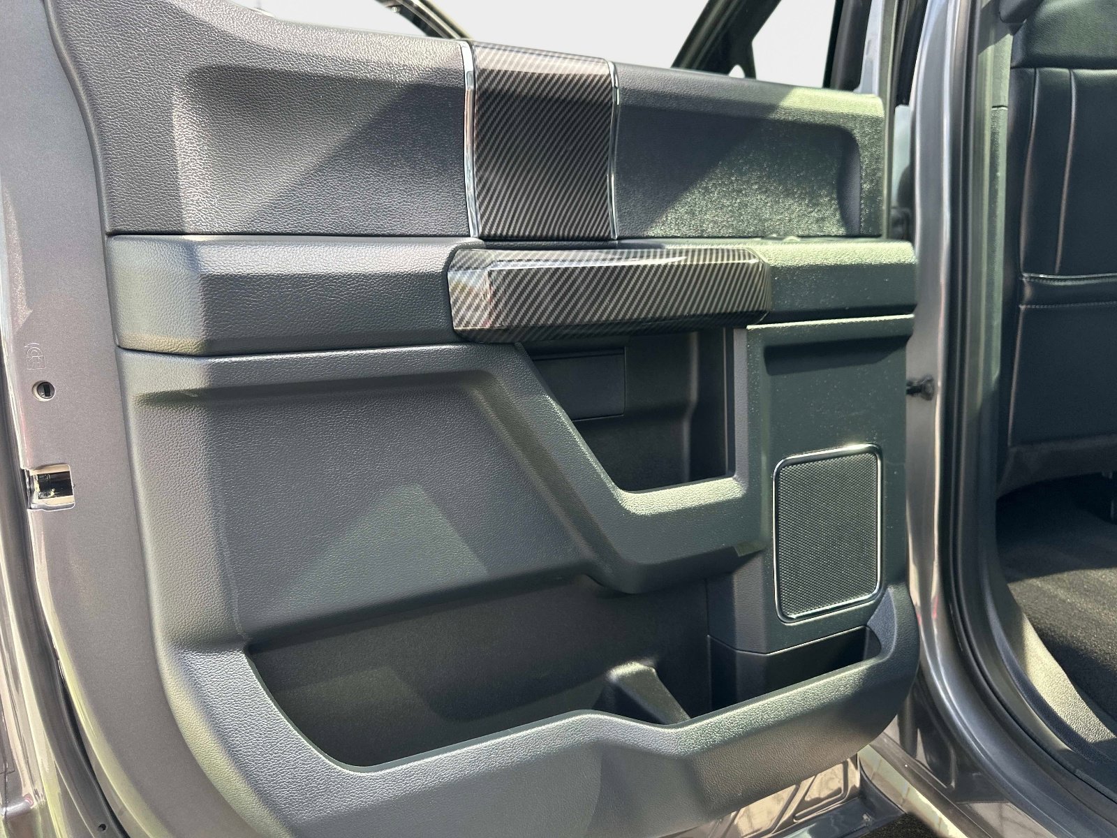 Used 2022 Gray Metallic Ford Lariat image 15