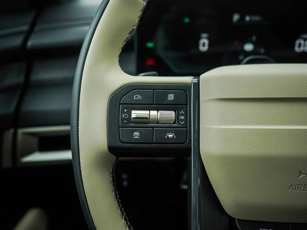 New 2027 Ivory Silver Kia EX AWD image 22