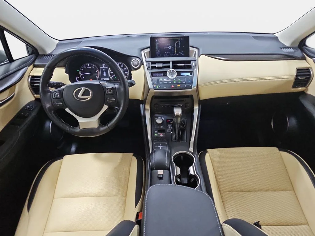 Used 2017 White Lexus 200t image 10