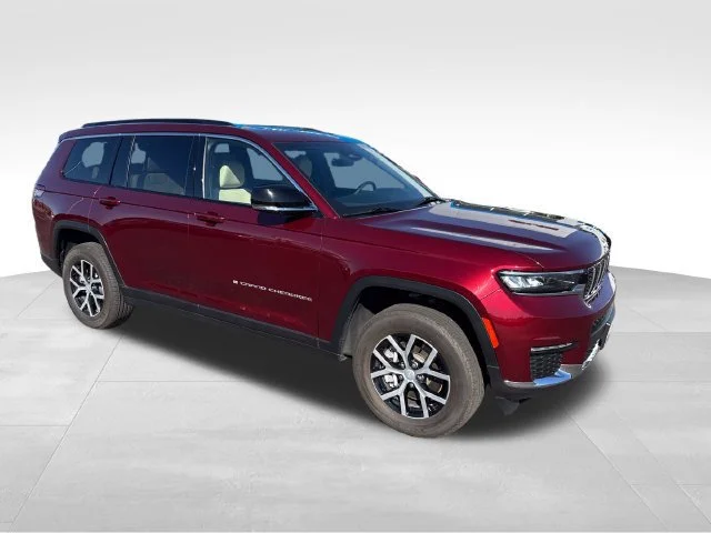 Used 2025 Red Jeep Limited 4x4 image 8