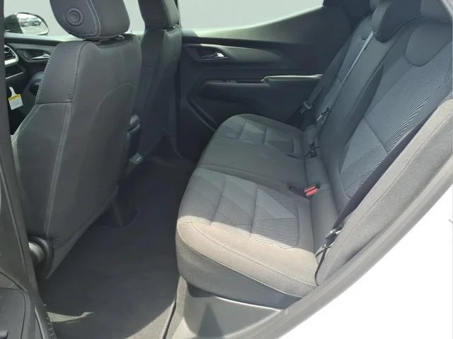 New 2027 Summit White Chevrolet LT image 17
