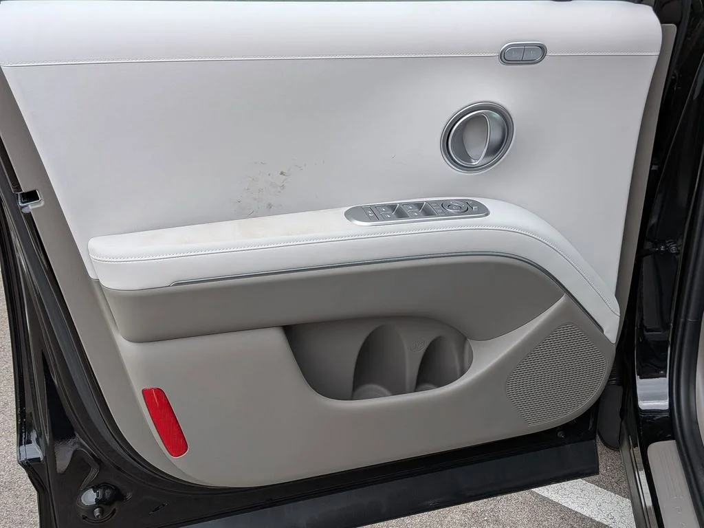 New 2026 Black Hyundai SEL Premium image 12