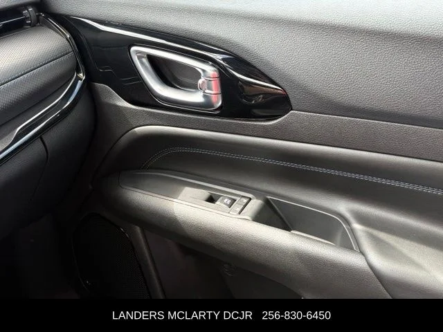 Used 2026 Silver Jeep Latitude image 19