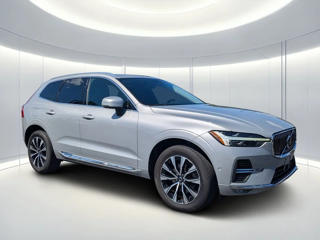 2023 Volvo XC60 B5 Plus Bright Theme AWD's photo