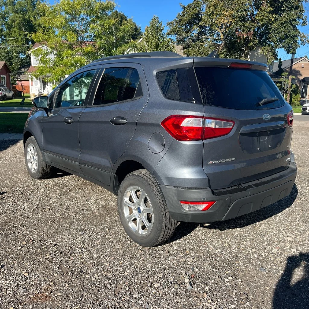 Used 2018 Smoke Metallic Ford SE image 3