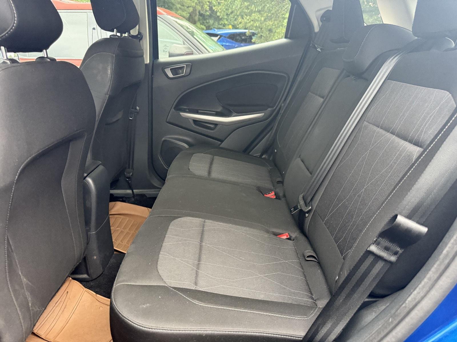 Used 2020 Lightning Blue Ford SE image 9