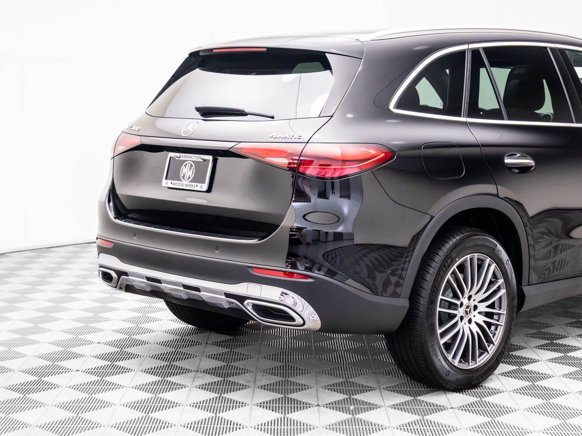 New 2026 Black Mercedes-Benz GLC 300 image 28