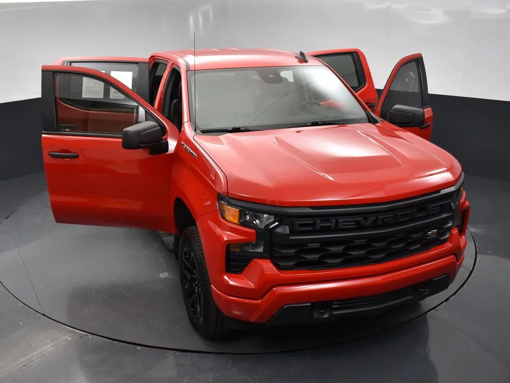 Used 2022 Red Chevrolet Custom image 39