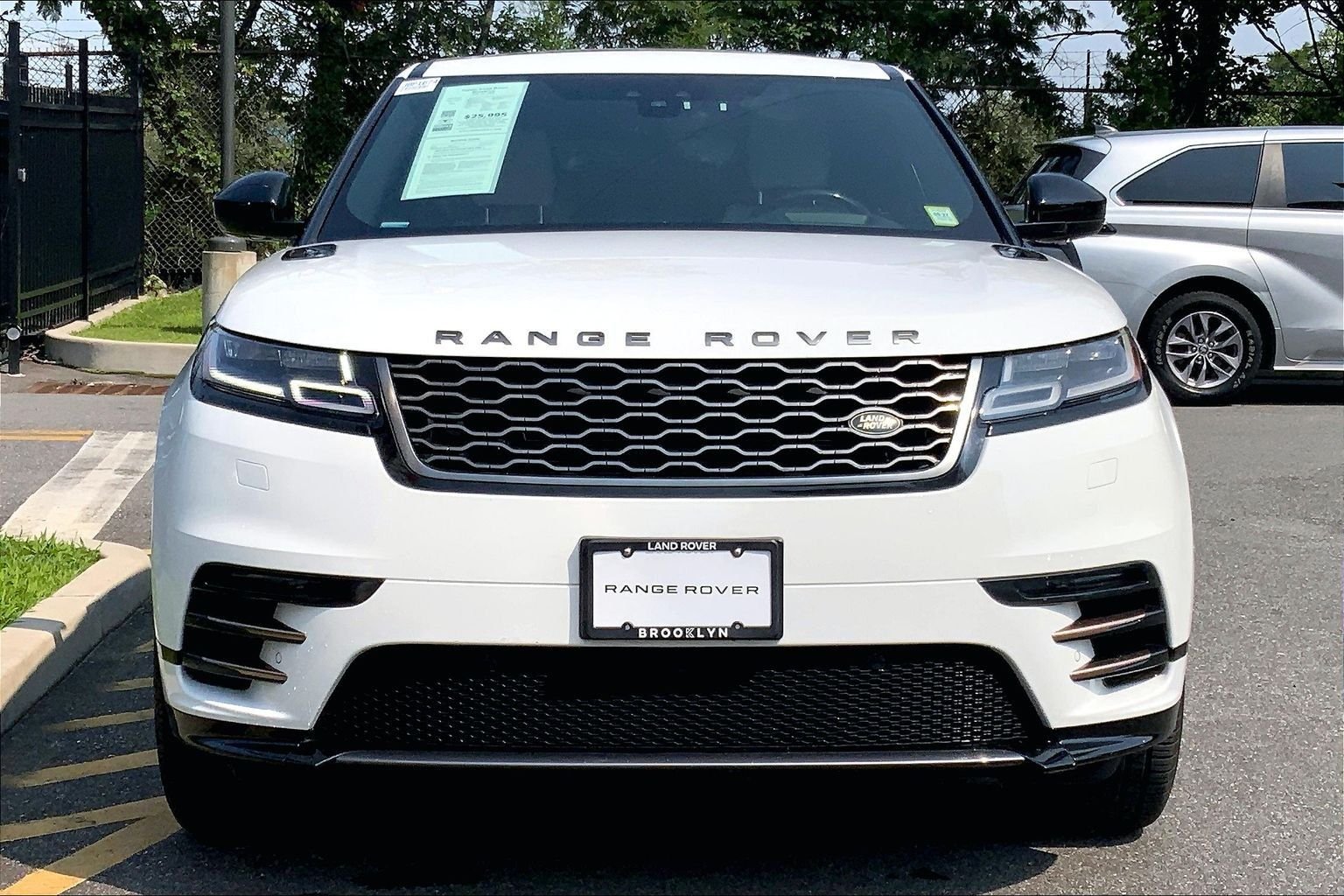 Used 2020 Fuji White Land Rover P250 R-Dynamic S image 3