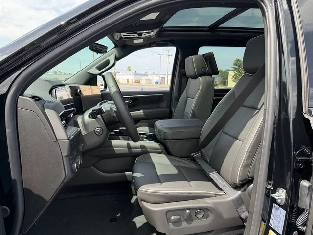 New 2026 Black Chevrolet Premier image 7