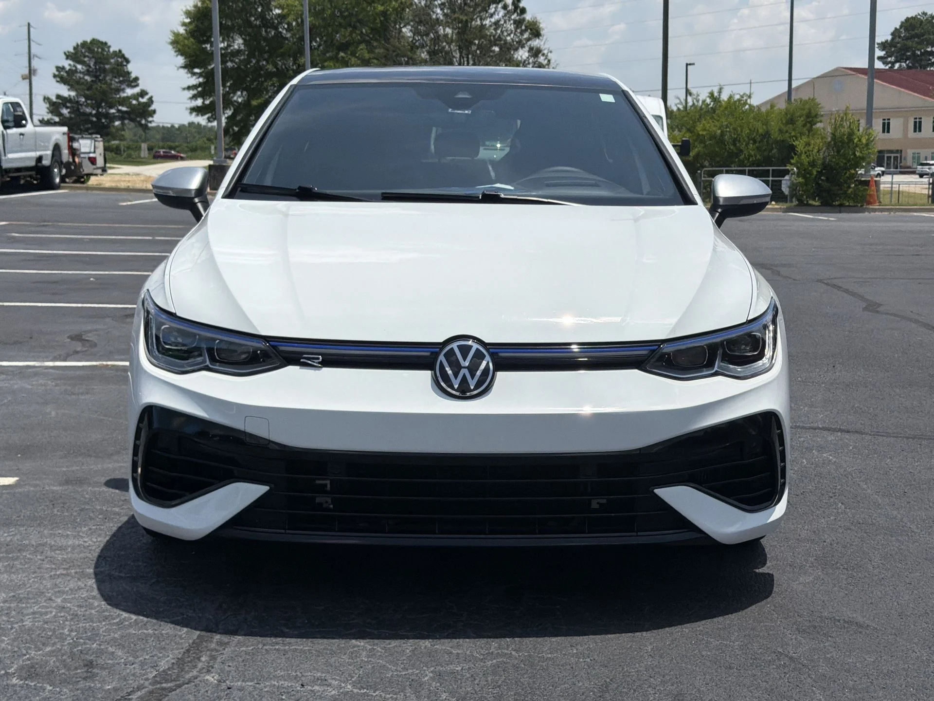 Certified Used 2022 Pure White Volkswagen 2.0T image 31