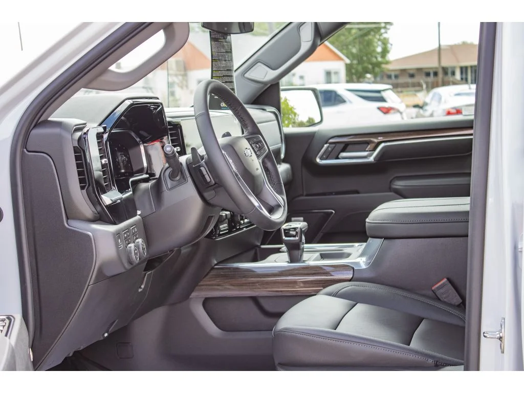 New 2026 Summit White Chevrolet LT Trail Boss image 34