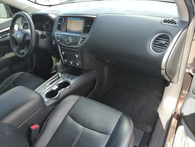 Used 2019 Brown Nissan SL image 23