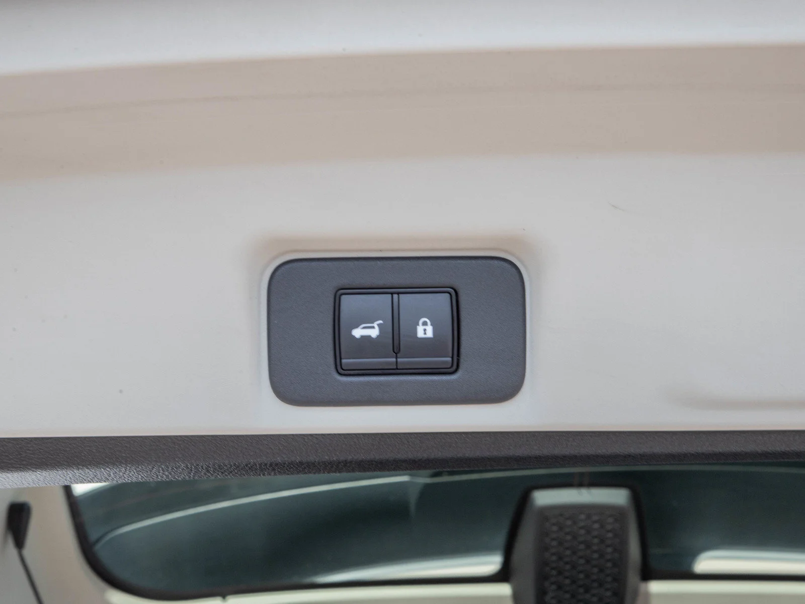 Used 2024 Everest White Pearl Tricoat Nissan EVOLVE+ e-4ORCE image 17