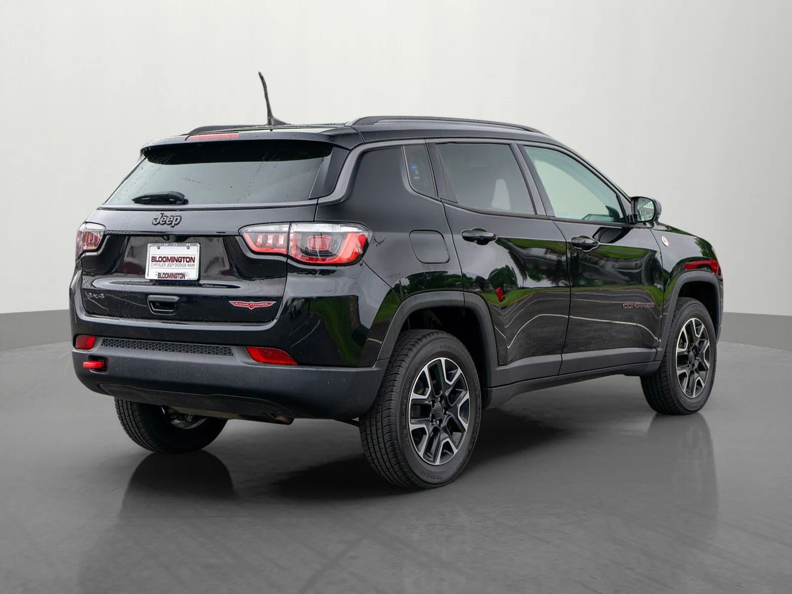 Used 2019 Diamond Black Crystal Pearlcoat Jeep Trailhawk image 7