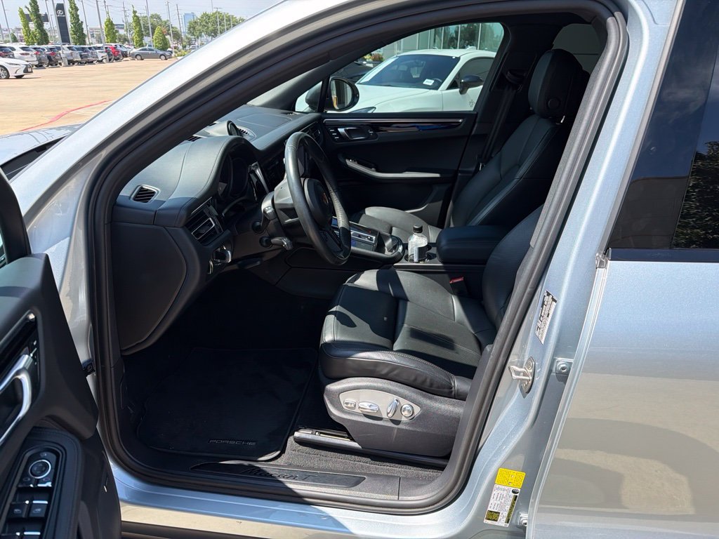 Used 2023 Dolomite Silver Metallic Porsche T image 2