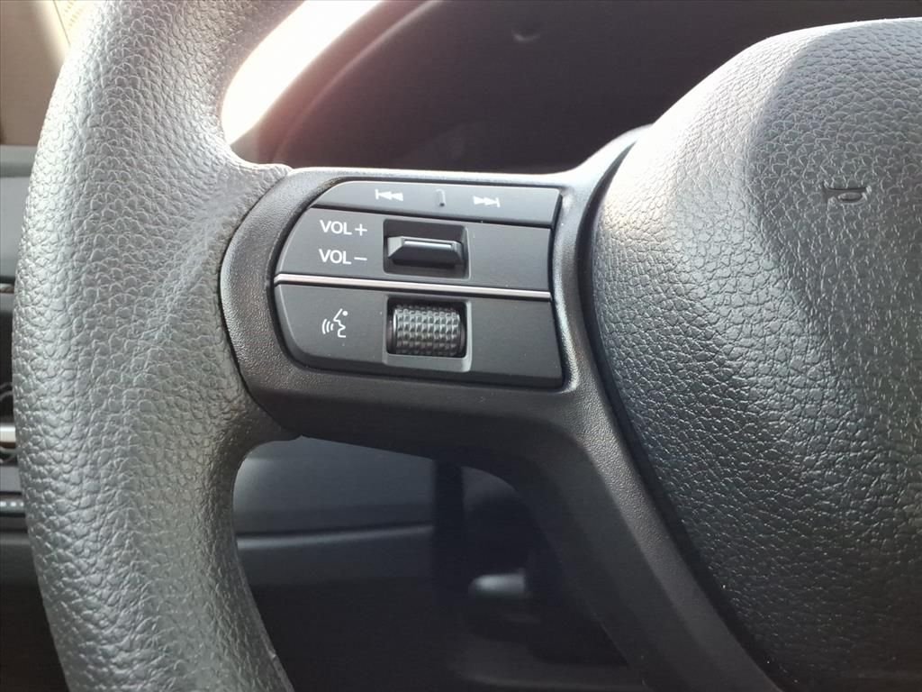 2025 Honda Accord SE - Photo 15