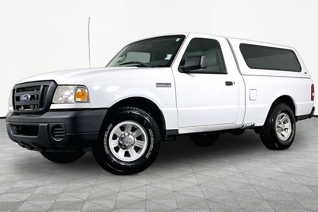 Used 2011 White Ford XL image 1