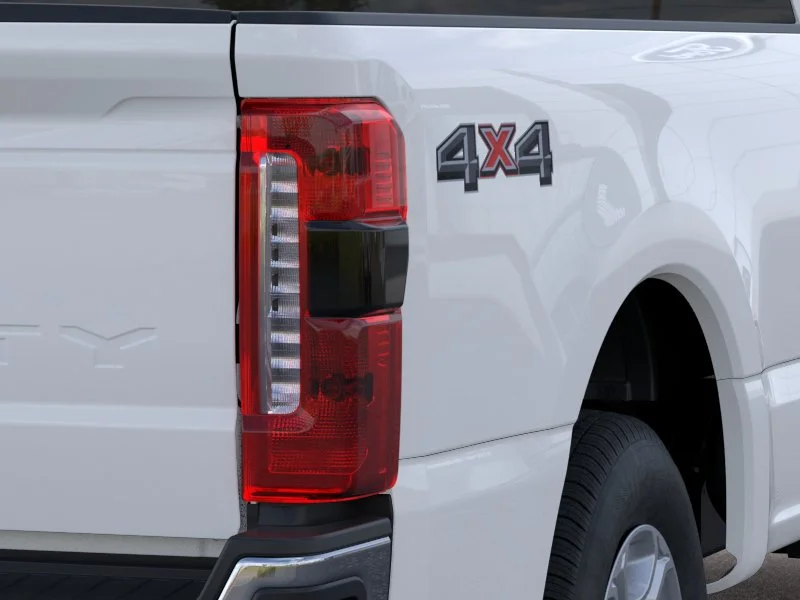 New 2026 Oxford White Ford XLT image 21