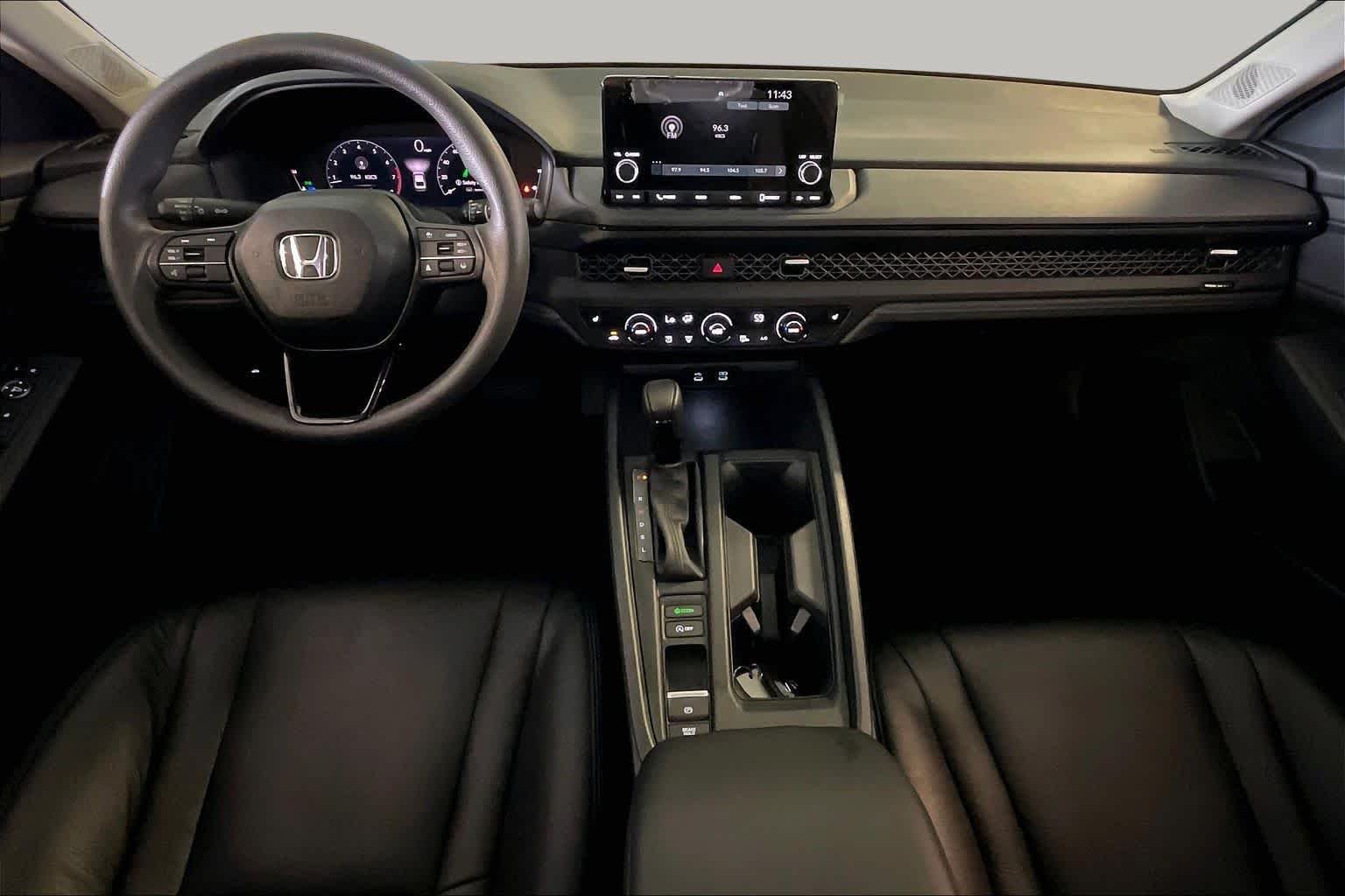 Used 2025 Solar Silver Metallic Honda SE image 14
