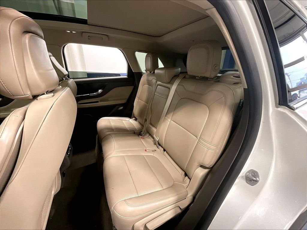 Used 2020 White Lincoln Standard image 15