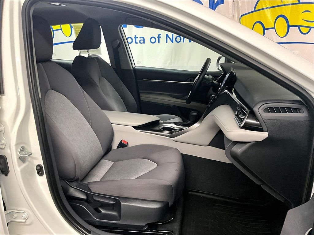 Used 2023 White Toyota LE image 11