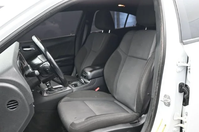 Used 2021 White Dodge SXT image 5