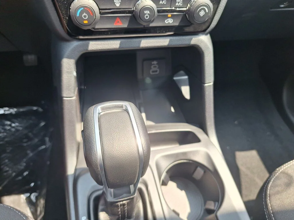 New 2026 Avalanche Ford XLT image 22