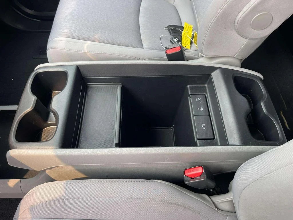Used 2019 Modern Steel Metallic Honda LX image 15