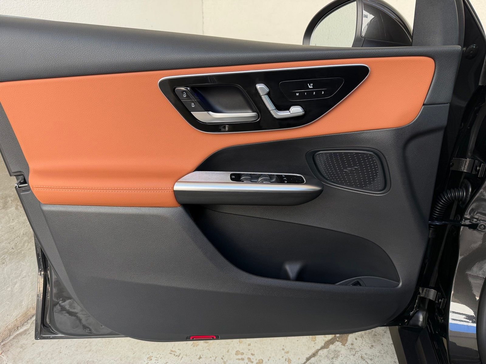New 2026 Graphite Grey Metallic Mercedes-Benz GLC 300 image 17